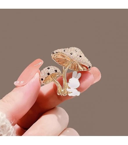 XSB147 - Floral Mushroom Saree Brooch